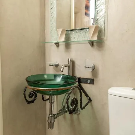 Pandoras - Old Town Naxos *