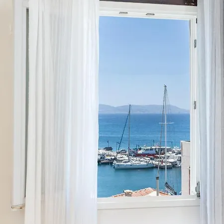 Pandoras - Old Town Naxos *