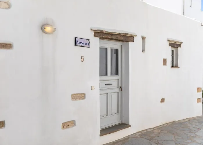 Pandoras - Old Town Naxos