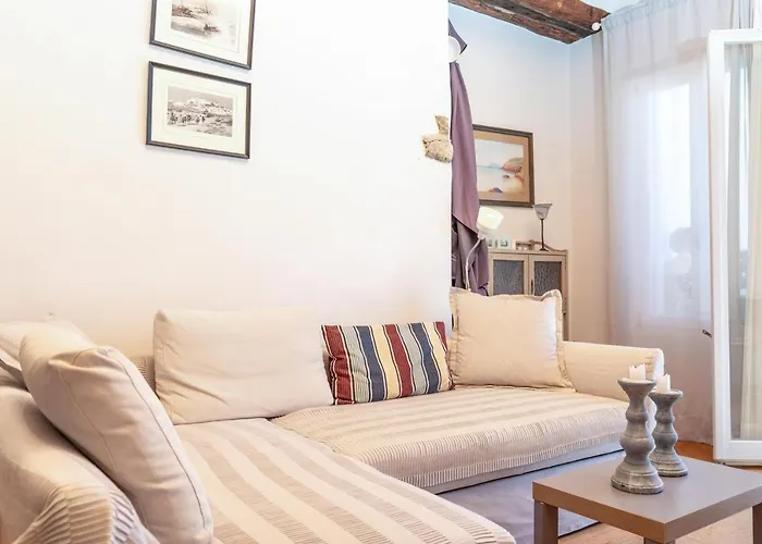 Pandoras - Old Town Naxos