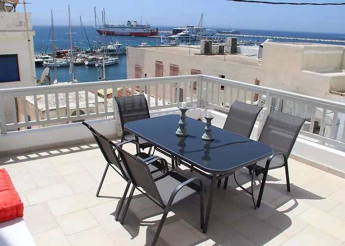 Pandoras - Old Town Naxos *